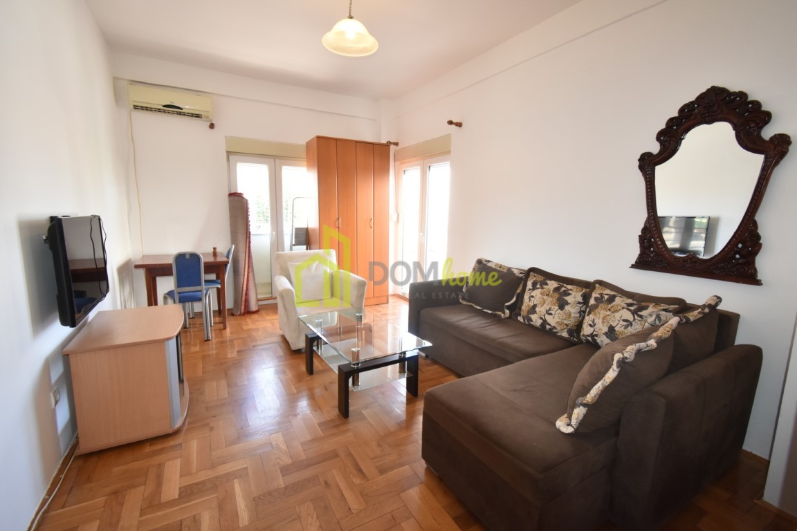 Garsonjera 30m2, Blok 6